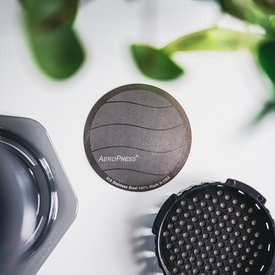 AeroPress Stainless Steel Reusable Filter aus Edelstahl als nachhaltige Alternative zu Papierfiltern.