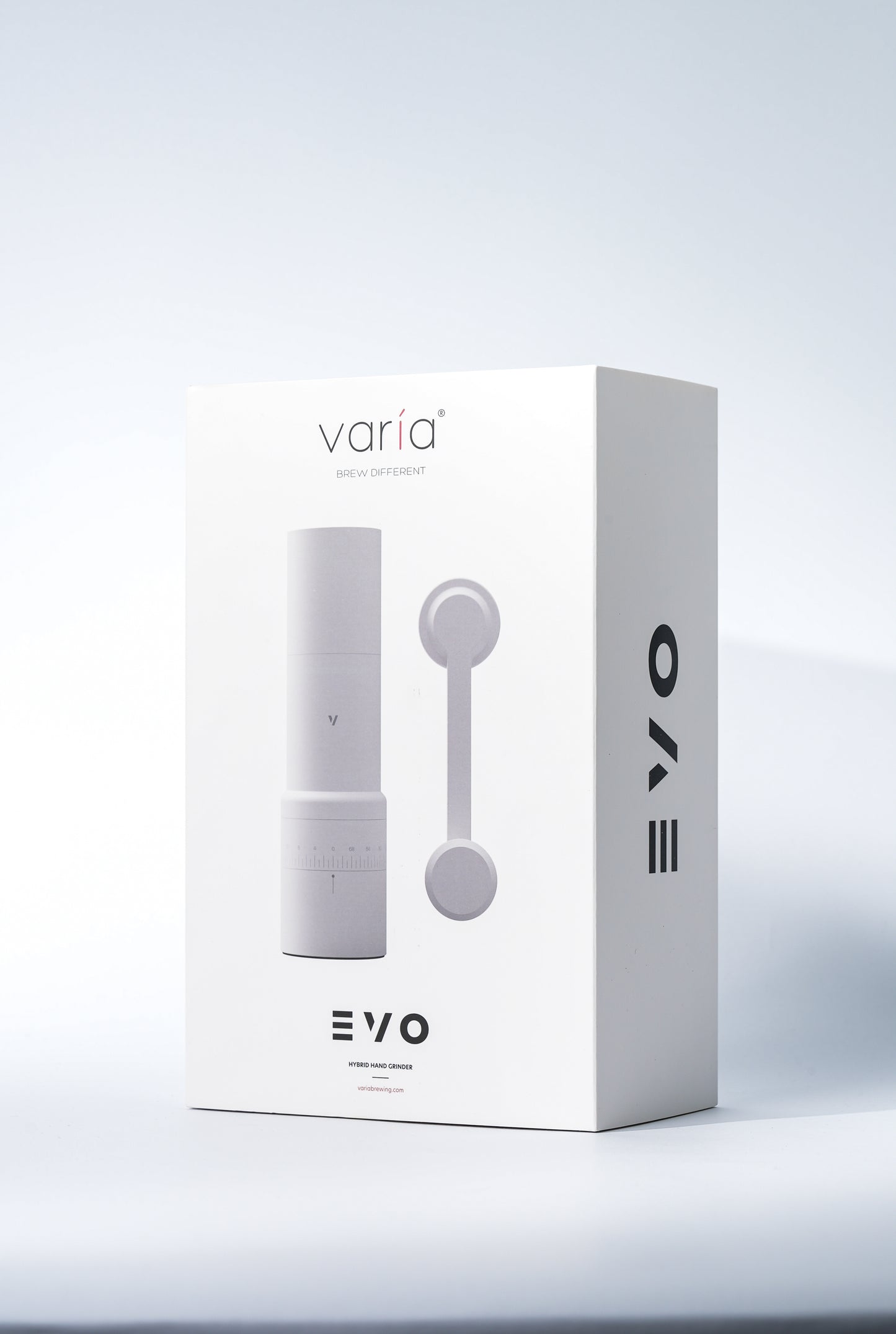 Varia EVO Hybrid Mühlen Set Verpackung mit Bild der Handmühle und traditionellem Mahlstab.
