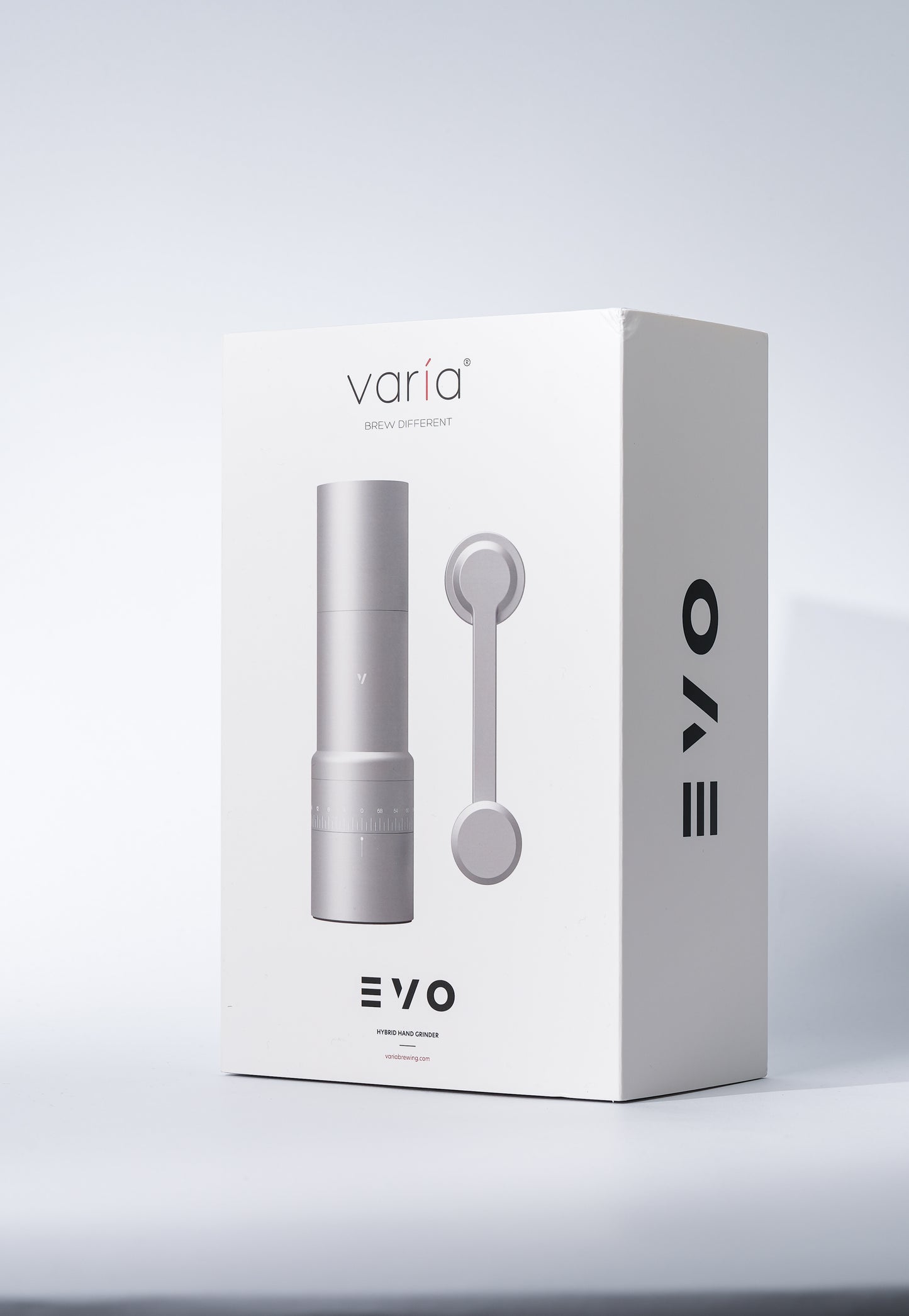 Verpackung des Varia EVO Hybrid Mühlen Sets mit Handmühle und Mahlwerkzeug in modernem Design