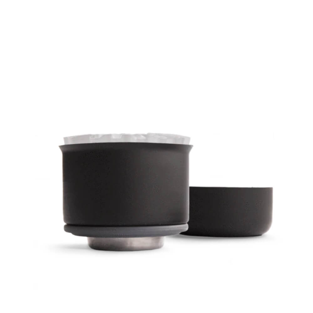 Fellow Stagg X Papierfilter 45 Stück im schwarzen Behälter für den Fellow Stagg X Pour Over Dripper.