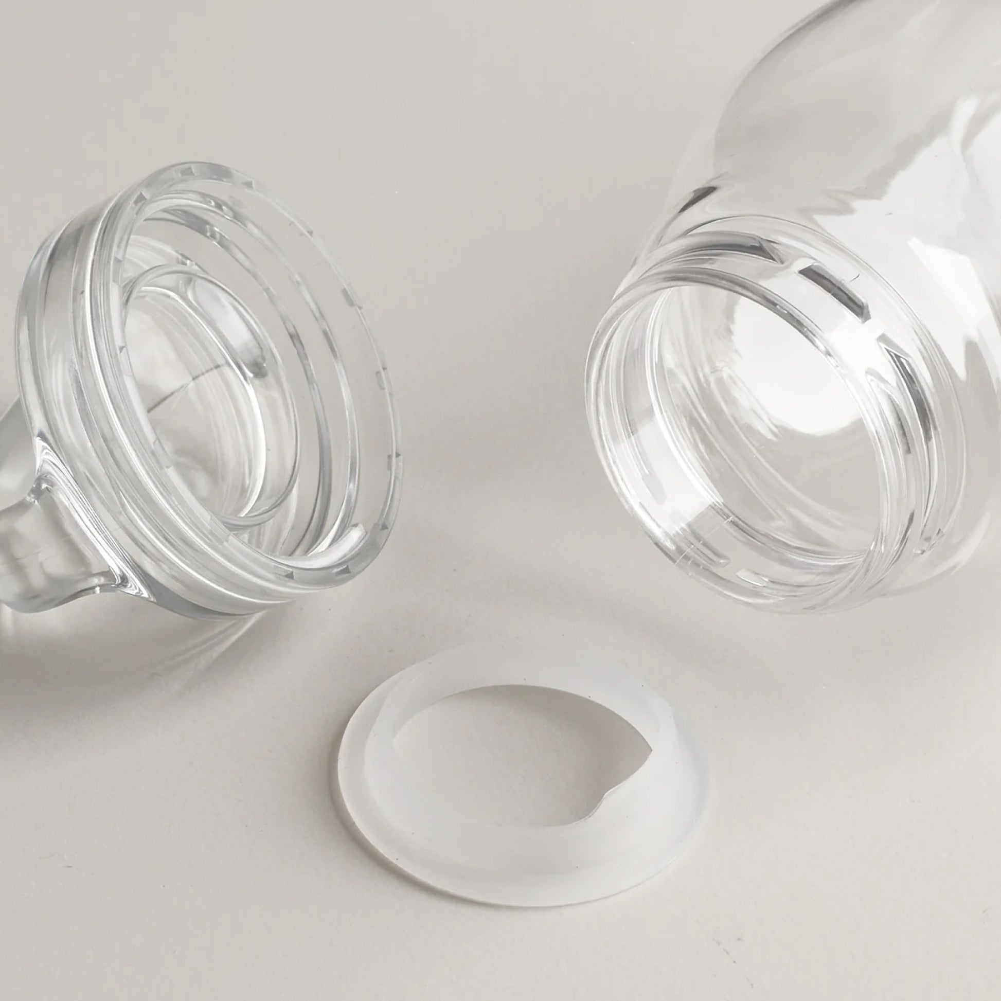 Kinto Water Bottle auslaufsicherer Deckel und BPA-freier transparenter Kunststoff für unterwegs
