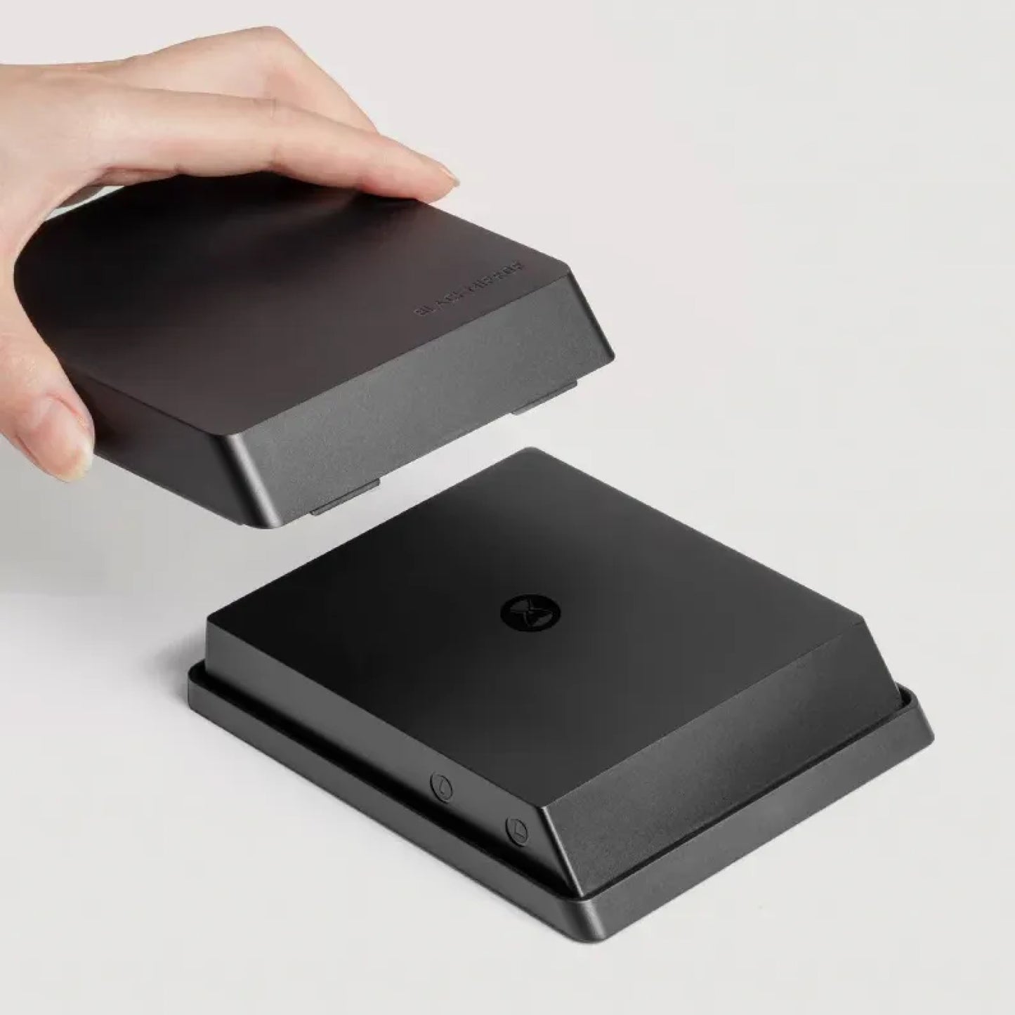 Timemore Black Mirror Nano Protective Case aus robustem PC-Kunststoff mit feuchtigkeitsabweisendem Drainage-System.
