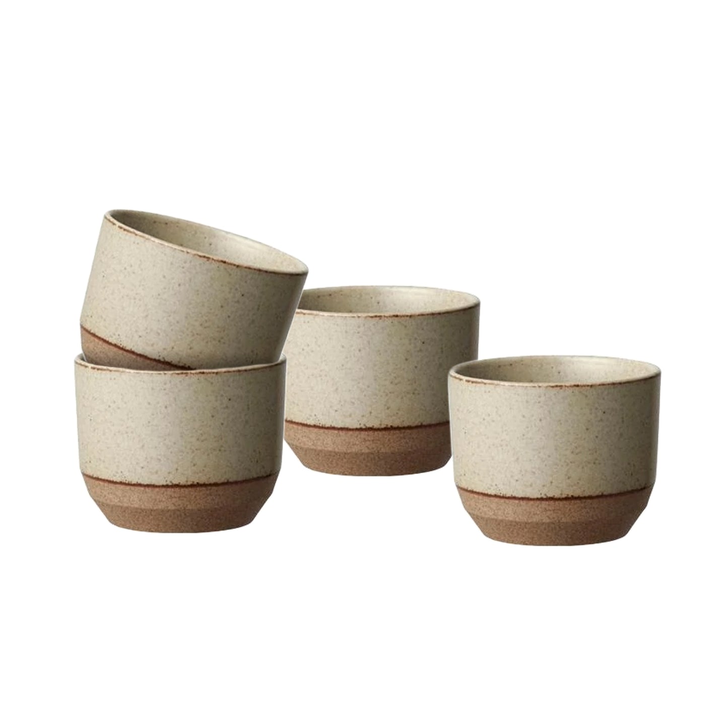 Kinto CLK-151 Set aus vier stapelbaren Kaffeebechern in beige aus hochwertigem japanischem Material.