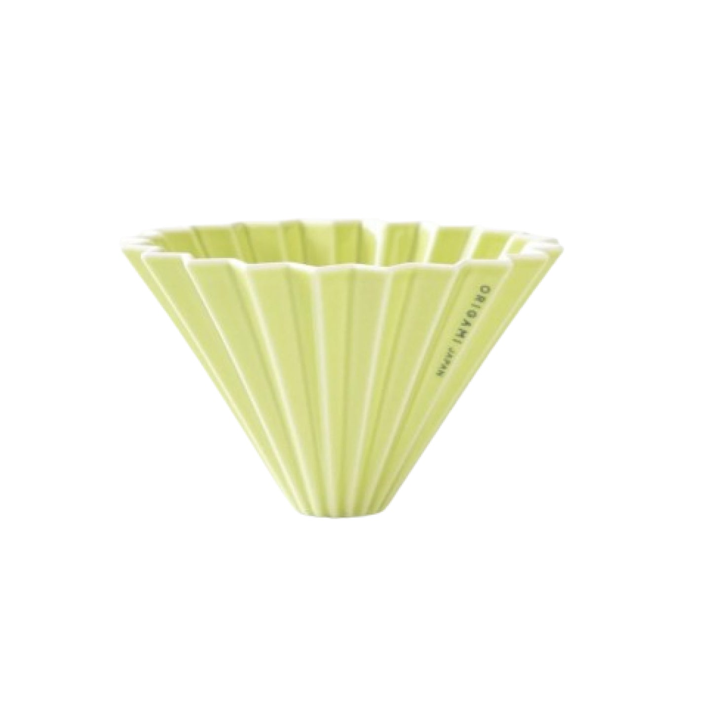 Origami Handfilter Dripper M in hellgrün aus Porzellan, inspiriert von japanischem Papierfalten.