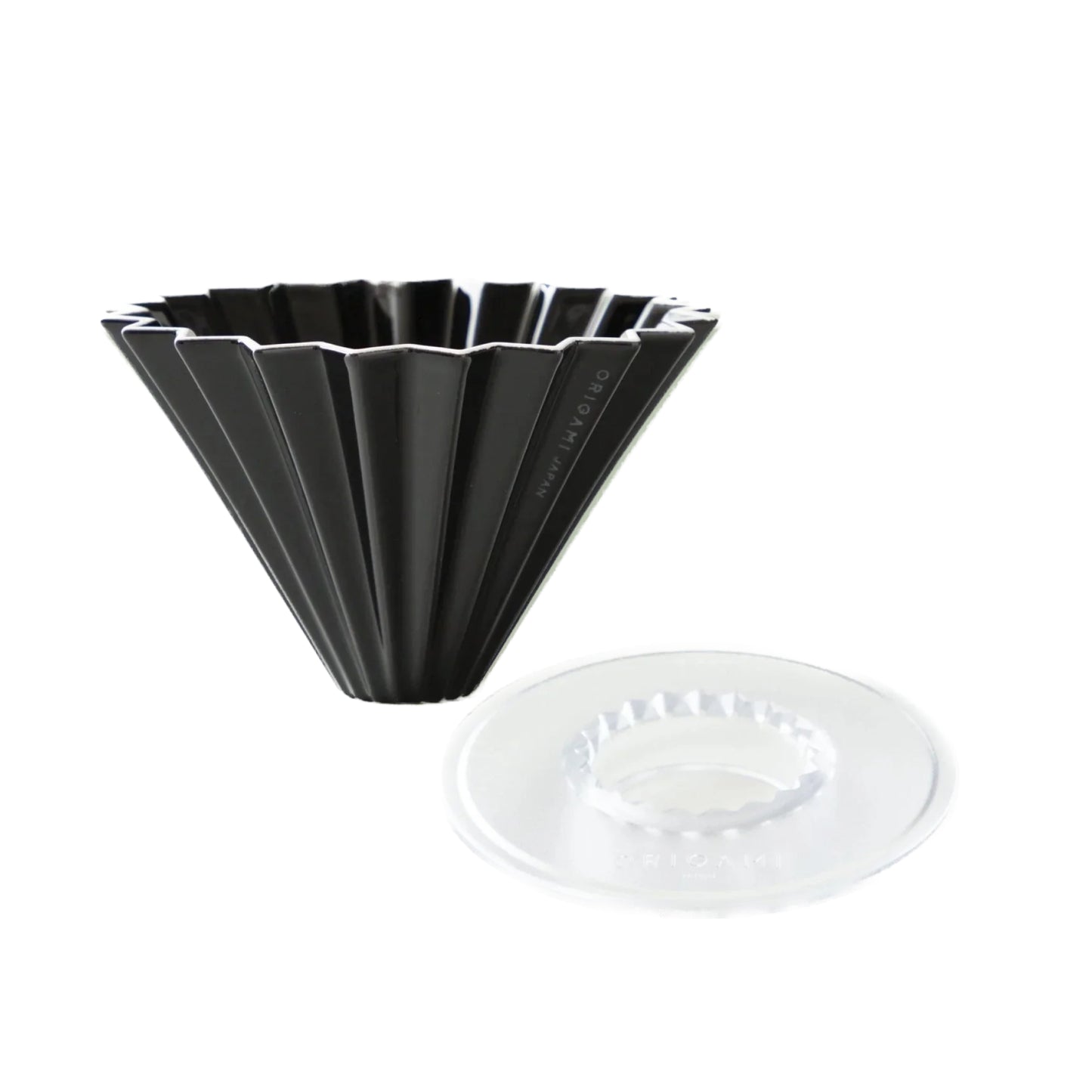 Origami Handfilter Dripper Set in Schwarz mit Rillen für aromatischen Filterkaffee und Filterhalter.