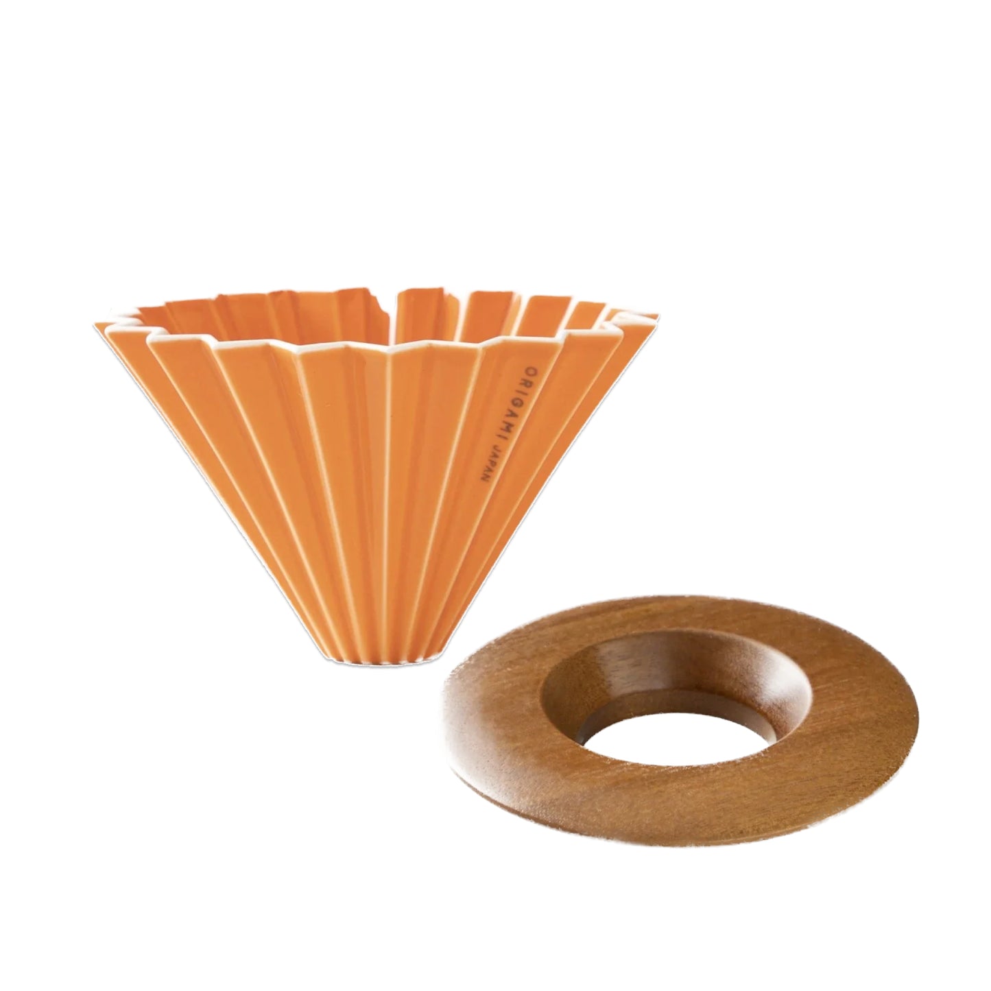 Origami Handfilter Dripper Set aus Porzellan mit Holzhalter, inspiriert von japanischem Papierfalten.