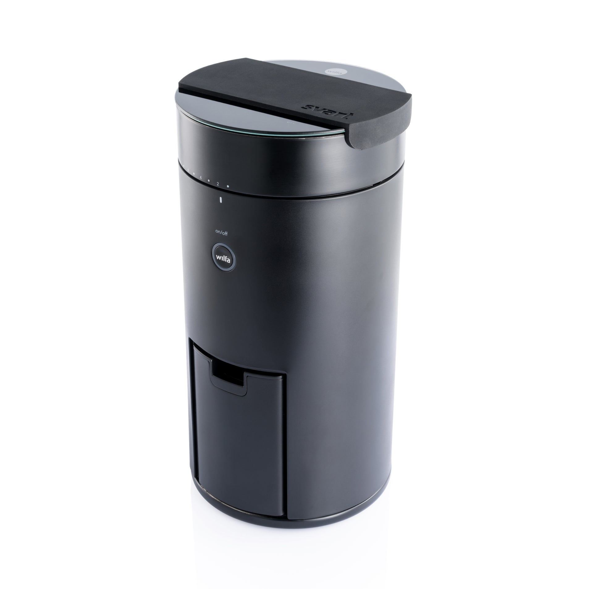Wilfa Uniform Kaffeemühle in Schwarz mit integriertem Mahlwerk und Feinwaage für Filterkaffee.