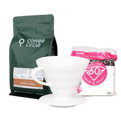 Hario v60 & Kaffee im Set mit Porzellanfilter, 100 Papierfiltern und 250 g Kaffeebohnen von Coffee Circle