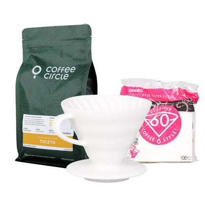 Hario v60 & Kaffee im Set mit Porzellanfilter, Papierfiltern und 250 g Kaffeebohnen von Coffee Circle