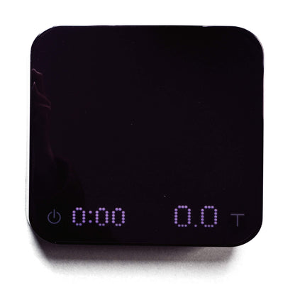 Acaia Pearl S Digitalwaage mit Bluetooth in schwarzem Design zeigt digitale Zeit und Gewicht an.
